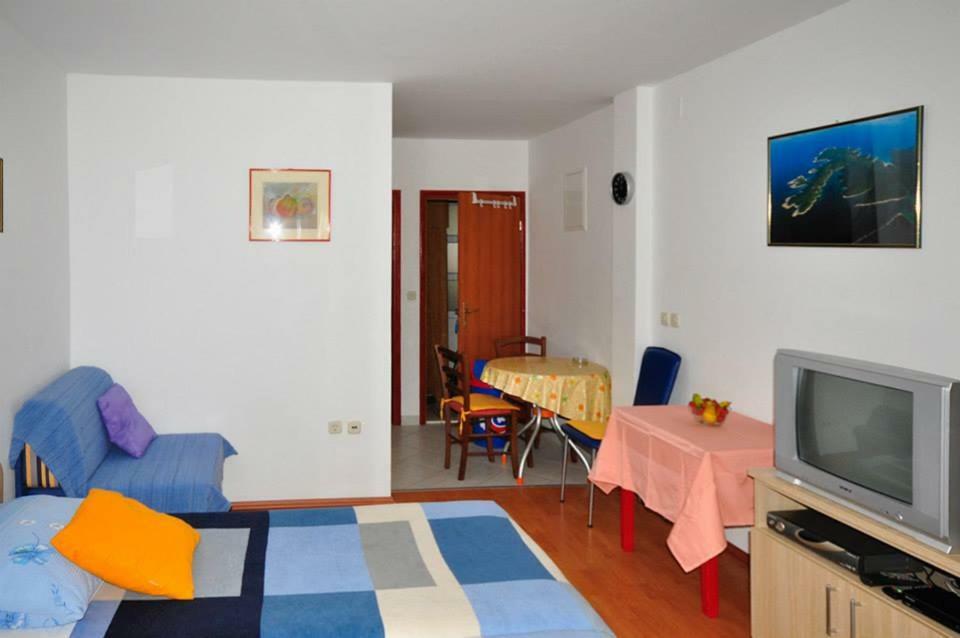 Apartments Franic Ploce  Extérieur photo