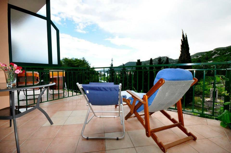 Apartments Franic Ploce  Extérieur photo