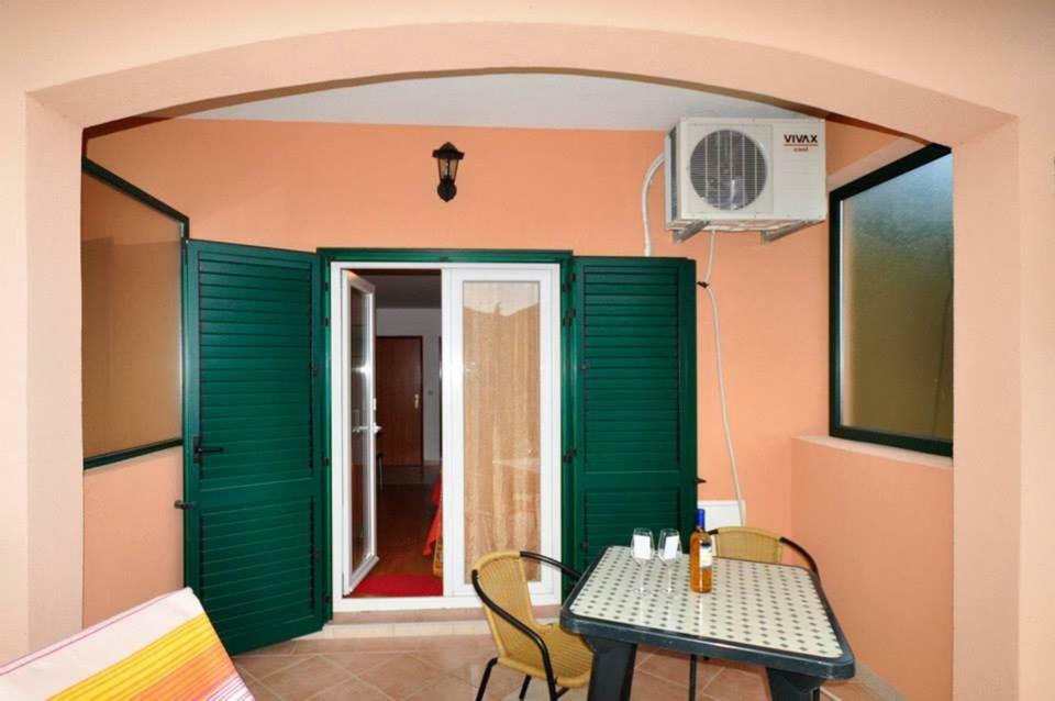 Apartments Franic Ploce  Extérieur photo